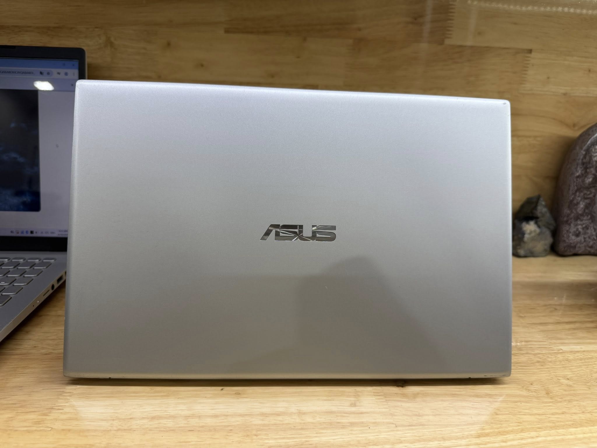 Asus Vivobook i3 8145U/12/512G/14.0FHD